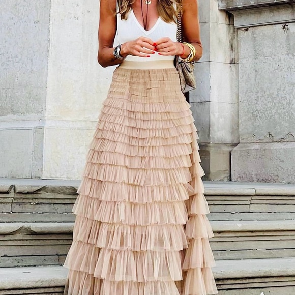 MOCCA Chic Asymmetrical Layered Skirt in Beige - Picture 3 of 4